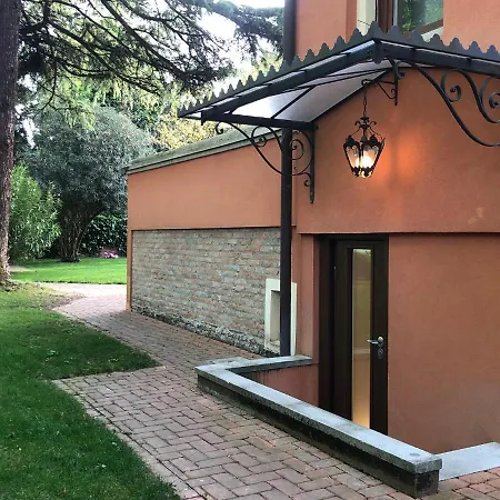 Venice-Lido Apartment With An Esclusive Garden Lido di Venezia Exterior photo